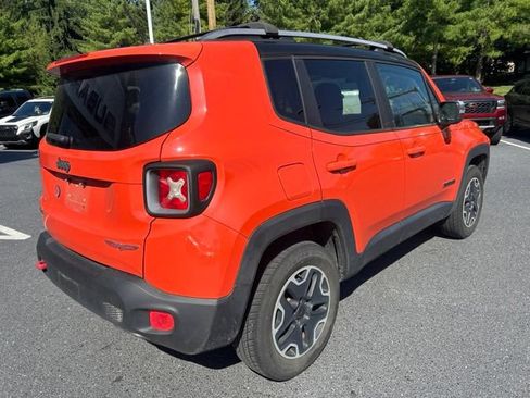 Used 2015 Jeep Renegade Trailhawk AWD/4WD image 3