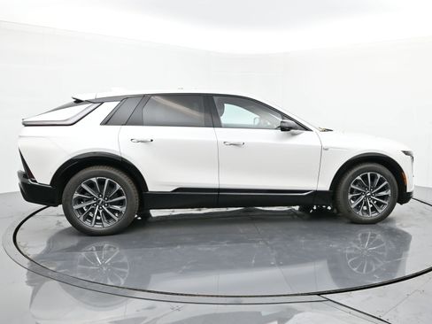 New 2025 Cadillac Lyriq Sport image 6