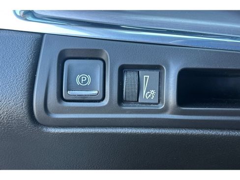 Used 2017 Cadillac XT5 Premium Luxury FWD image 33