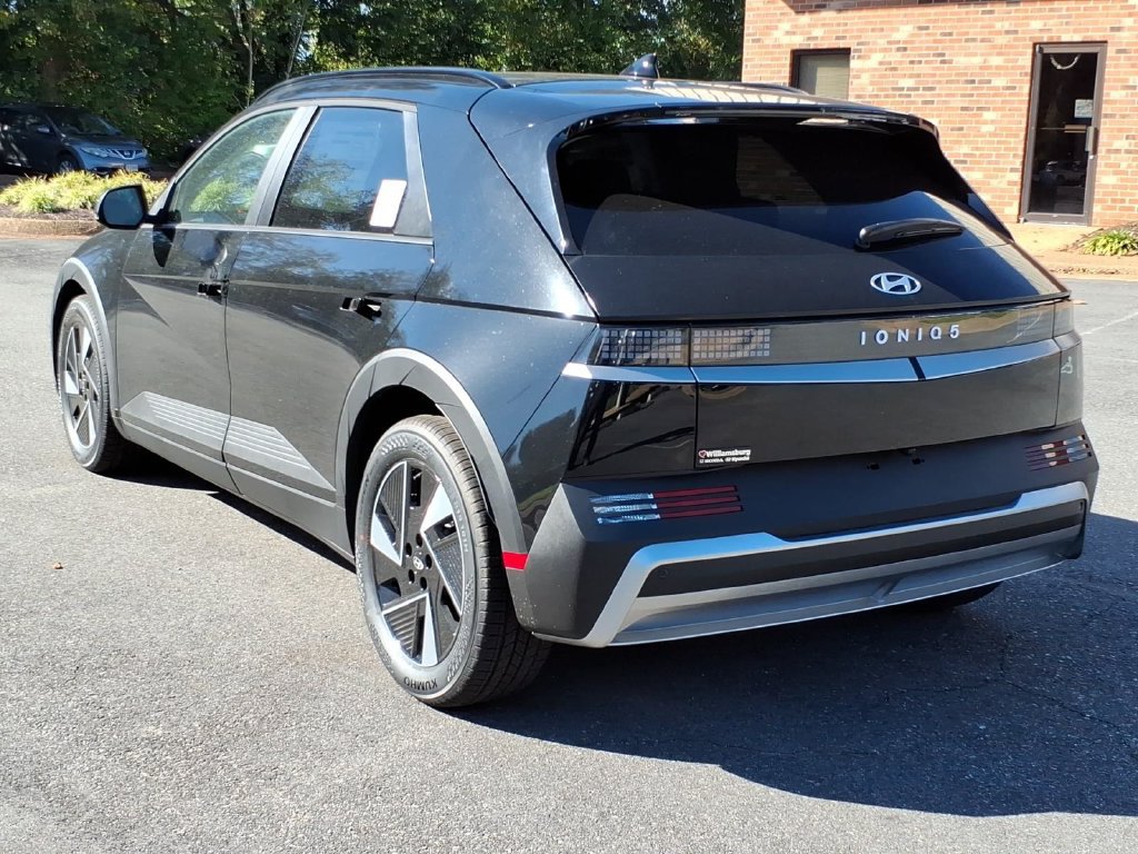 New 2027 Hyundai Ioniq 5 SEL RWD image 5