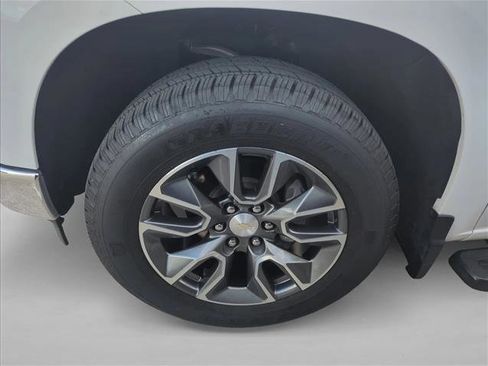 Used 2024 Chevrolet Silverado 1500 LT w/ Leather Package image 22