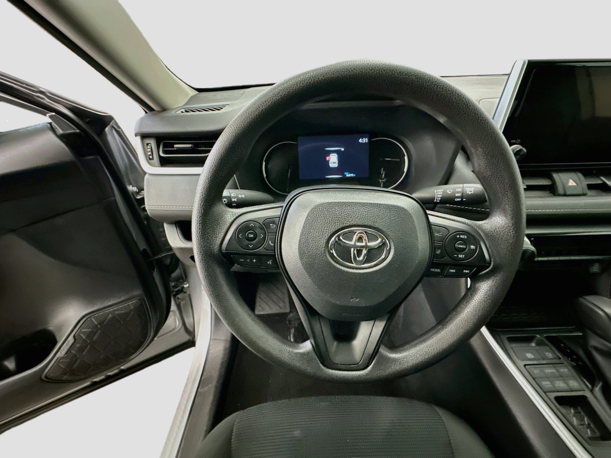 Used 2025 Toyota RAV4 LE AWD/4WD image 18