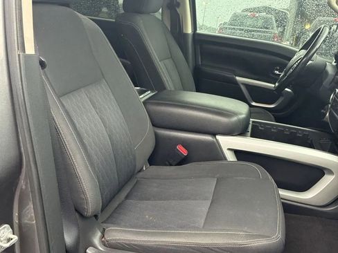 Used 2017 Nissan Titan SV AWD/4WD image 19