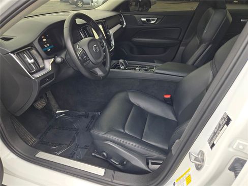 Used 2024 Volvo S60 B5 Core FWD image 25