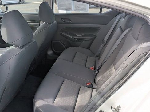 Used 2025 Nissan Altima 2.5 SV image 13