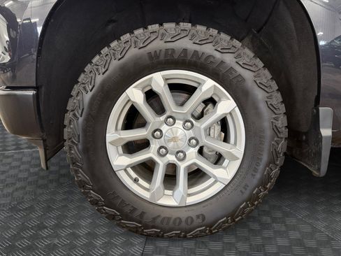 Used 2023 Chevrolet Silverado 1500 W/T w/ WT Value Package AWD/4WD image 27