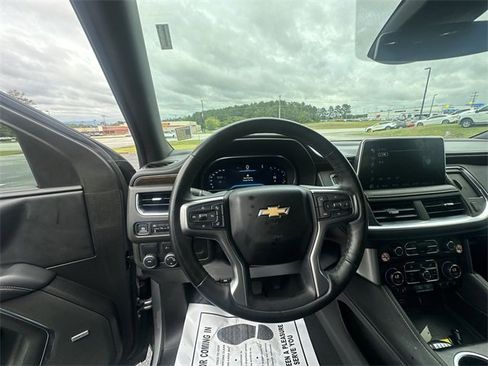 Used 2024 Chevrolet Suburban Premier image 11
