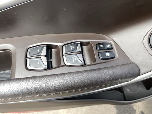 Used 2017 Hyundai Santa Fe Sport w/ 2.0T Ultimate Tech Package 05 FWD image 19
