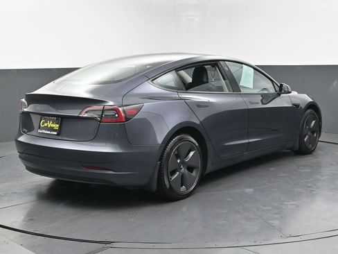 Used 2023 Tesla Model 3 Standard Range image 4