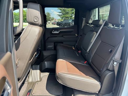 Used 2026 GMC Sierra 1500 Denali w/ Denali Reserve Package AWD/4WD image 25