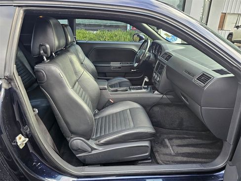 Used 2011 Dodge Challenger R/T image 11