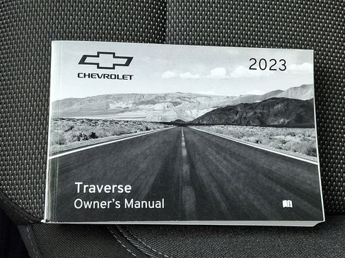 Used 2023 Chevrolet Traverse LT w/ LPO, Floor Liner Package AWD/4WD image 28