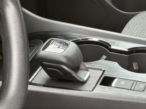Used 2021 Nissan Rogue S AWD/4WD image 19
