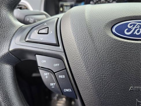 Used 2022 Ford Edge SE w/ Black Appearance Package image 26