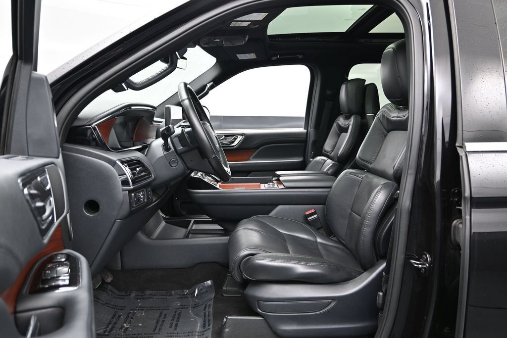 Used 2022 Lincoln Navigator L Reserve AWD/4WD image 21