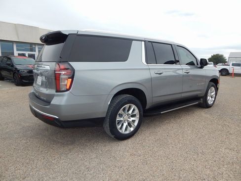 Used 2024 Chevrolet Suburban Premier w/ Max Trailering Package image 3