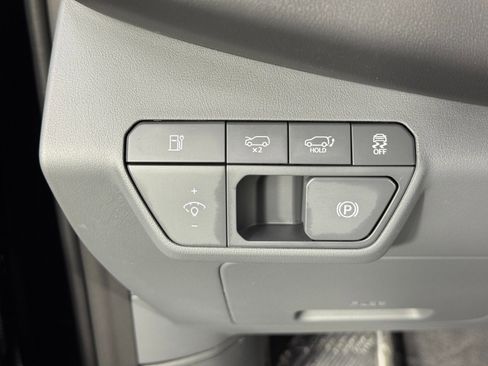 Used 2024 Kia EV9 Wind image 18