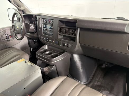 Used 2020 Chevrolet Express 3500 Extended w/ Driver Convenience Package image 20