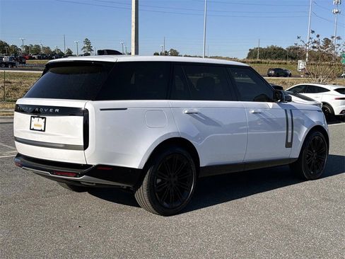 New 2026 Land Rover Range Rover Long Wheelbase SE image 5