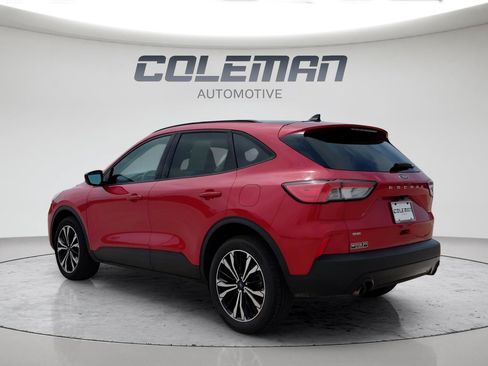 Used 2021 Ford Escape SE w/ SE Sport Appearance Package AWD/4WD image 3