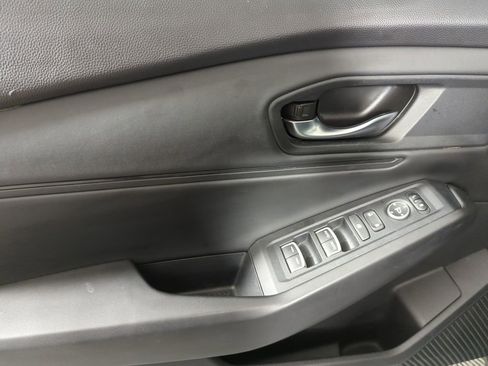 Used 2023 Honda Accord EX image 9