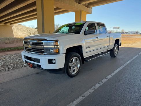 Used 2015 Chevrolet Silverado 2500 High Country w/ Duramax Plus Package image 7