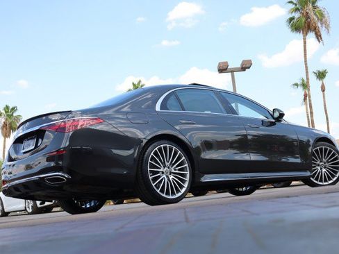 Used 2022 Mercedes-Benz S 580 4MATIC Sedan image 19