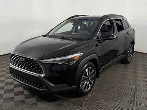 Used 2025 Toyota Corolla Cross XLE w/ Convenience Package image 30