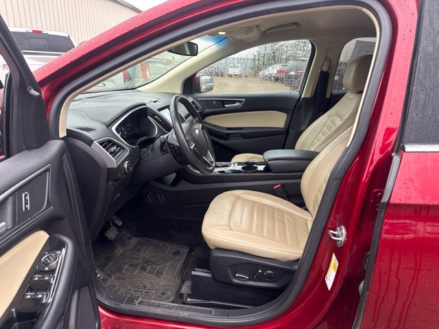 Used 2016 Ford Edge SEL w/ Equipment Group 201A AWD/4WD image 3