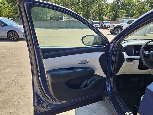Used 2025 Hyundai Tucson SEL FWD image 11