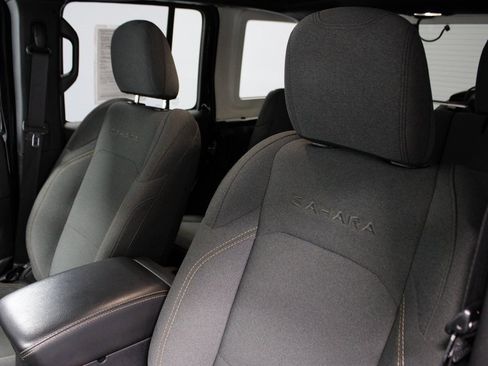 Used 2024 Jeep Wrangler Sahara image 25