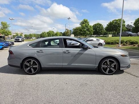 Used 2024 Honda Accord Sport image 7