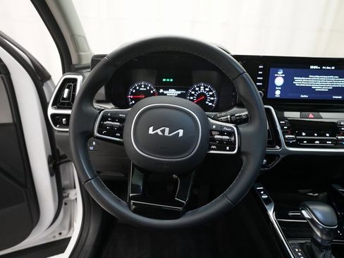Used 2022 Kia Sorento SX image 4