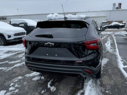 New 2026 Chevrolet Trax RS w/ Sunroof Package image 9
