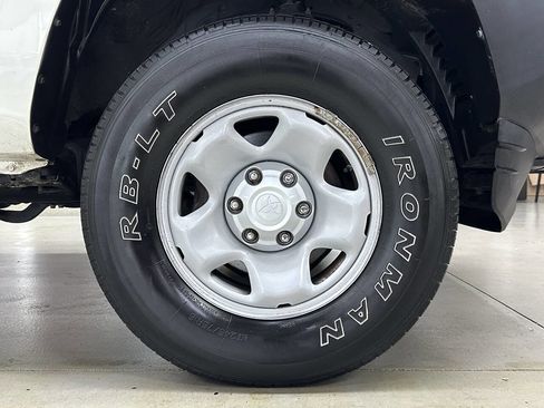 Used 2020 Toyota Tacoma SR image 31