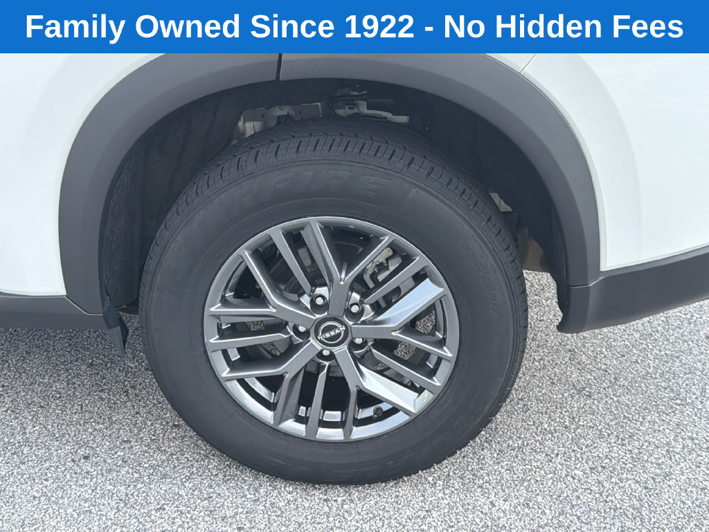 Used 2024 Nissan Rogue S AWD/4WD image 19