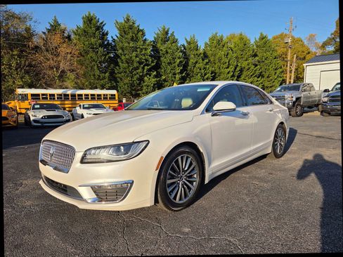 Used 2018 Lincoln MKZ Premiere image 2