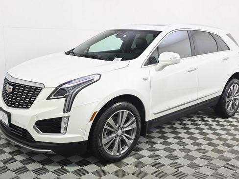 Used 2021 Cadillac XT5 Premium Luxury image 2