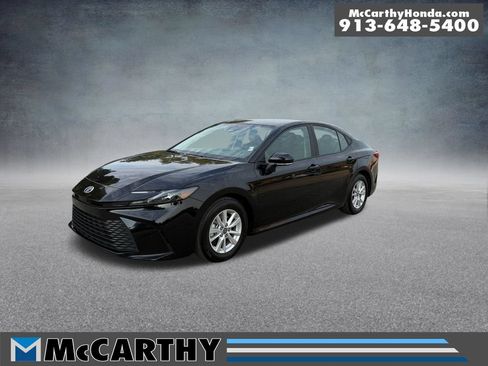Used 2025 Toyota Camry LE FWD image 1