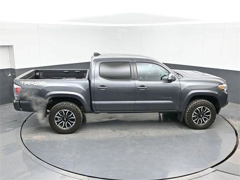 Used 2020 Toyota Tacoma TRD Sport w/ Blackout Package image 39