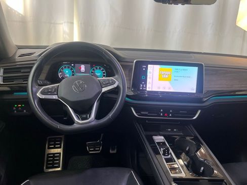 Certified 2024 Volkswagen Atlas SEL Premium R-Line AWD/4WD image 19