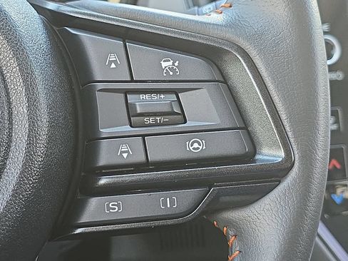 Used 2024 Subaru Crosstrek 2.5i Limited AWD/4WD image 18