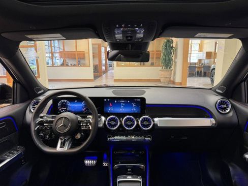 Certified 2025 Mercedes-Benz GLB 35 AMG AMG 35 image 7