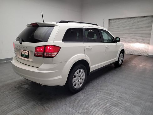 Used 2018 Dodge Journey SE image 9