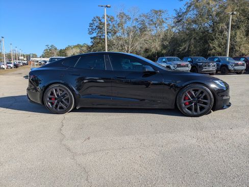 Used 2023 Tesla Model S Plaid image 3