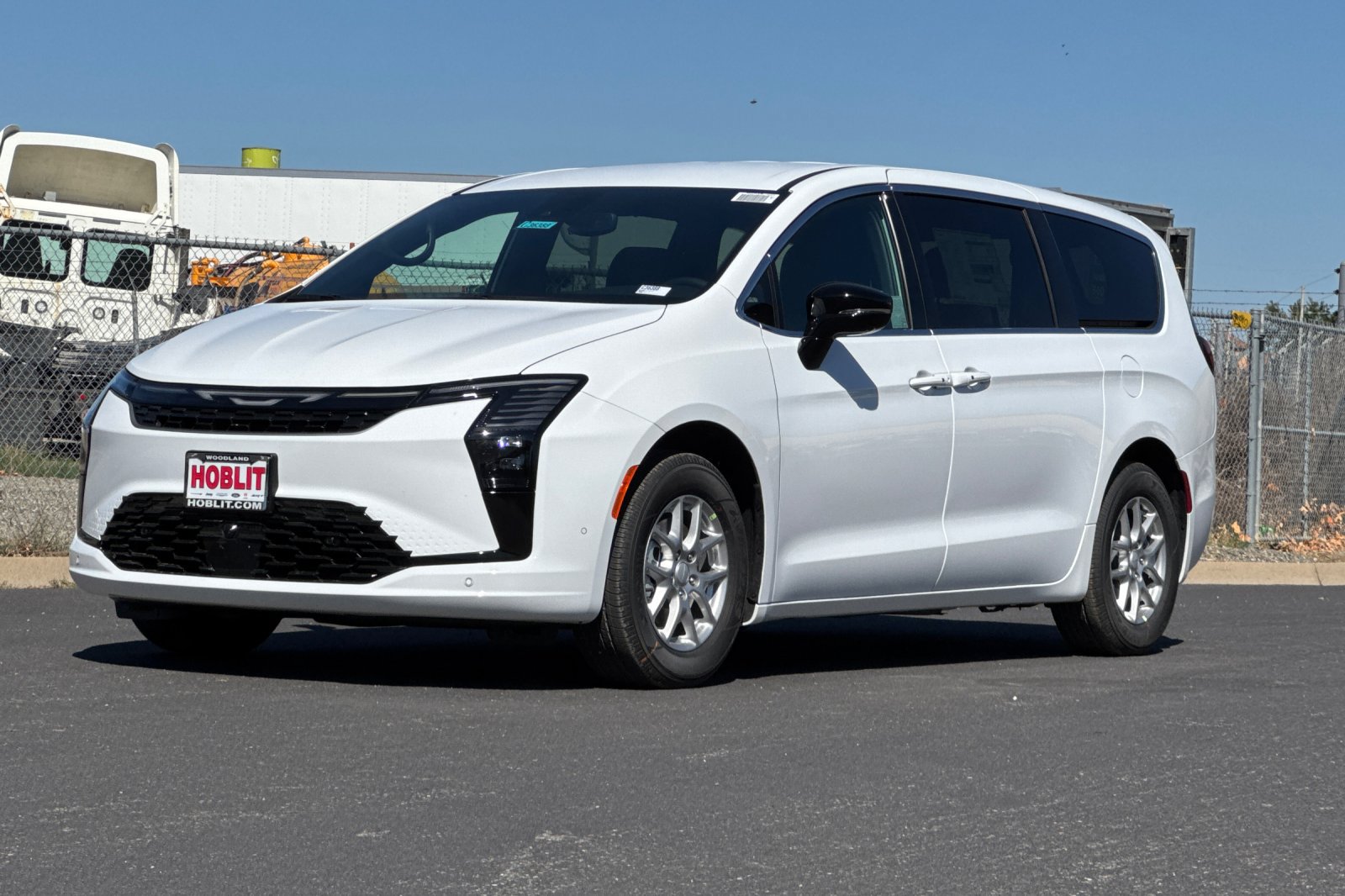 New 2027 Chrysler Pacifica Select FWD image 7
