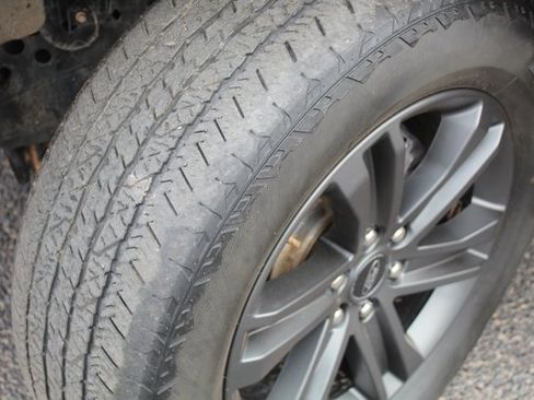 Used 2023 Ford F150 Lariat image 12