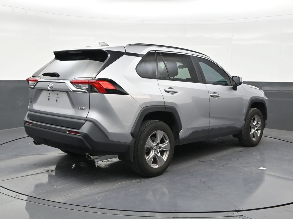 Used 2025 Toyota RAV4 XLE w/ Convenience Package FWD image 5