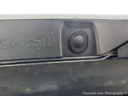 Used 2023 Ford F150 Lightning XLT image 33