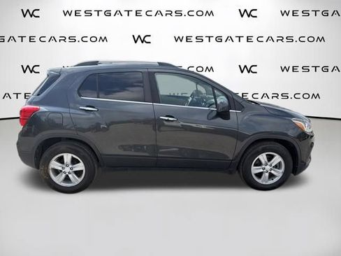Used 2020 Chevrolet Trax LT w/ Driver Confidence Package FWD image 5